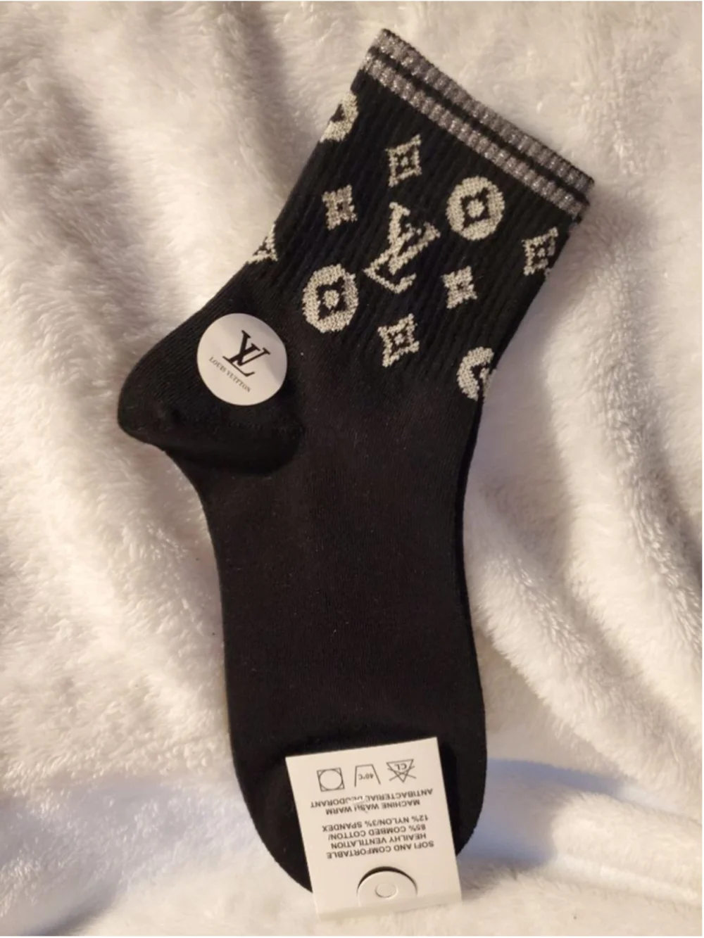🧦Add shimmer to your step!✨ Black and Silver socks Women’s 7–9.